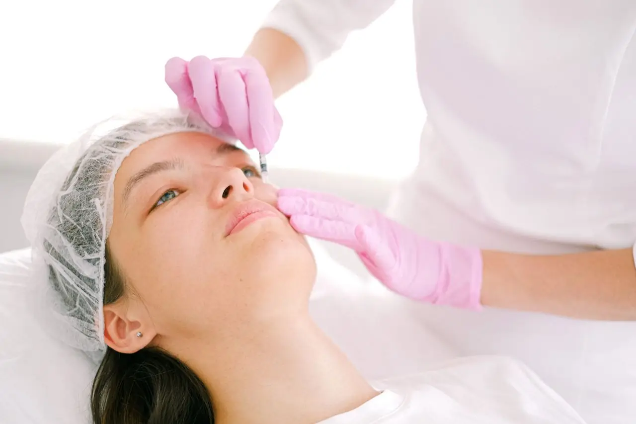 Tratamento de medicina estética no rosto